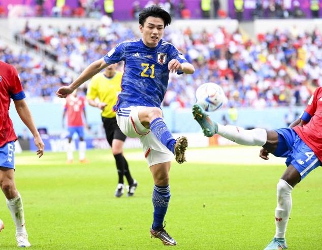 其背后是对 其背后是对