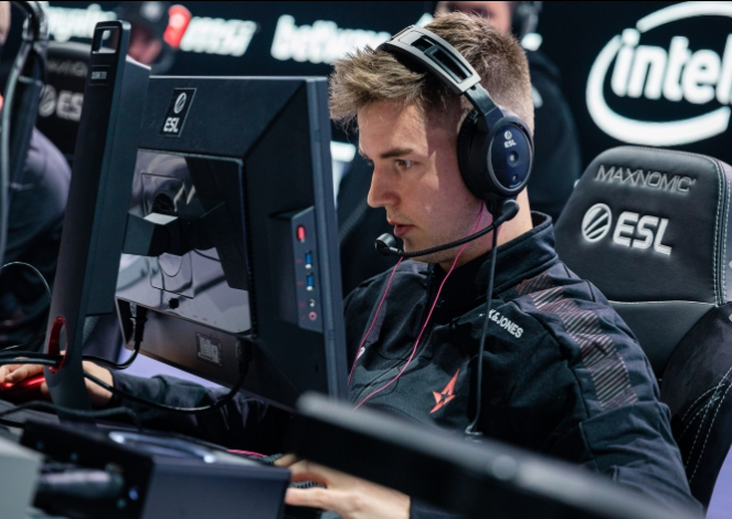 德成功打入 德成功打入